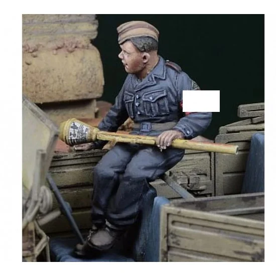 D-Day Miniature 35235 1/35 Hitlerjugend Boy with Panzerfaust Germany 1945