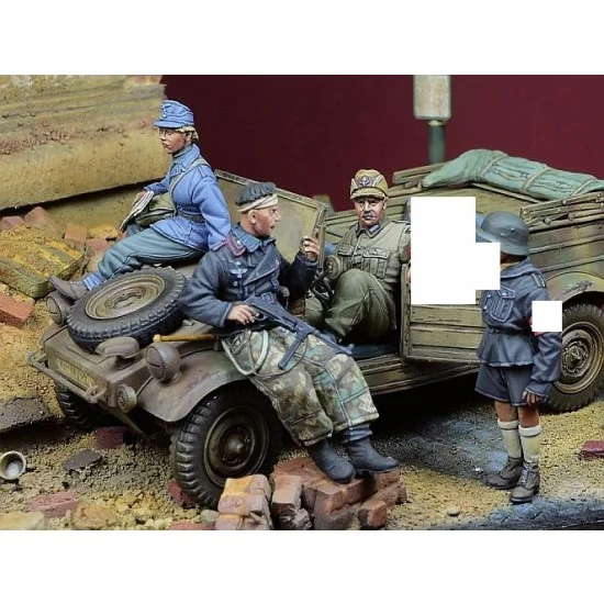 D-Day Miniature 35238 1/35 Kubelwagen Crew vol. 1 Berlin 1945 (4 figures set)