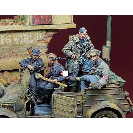 D-Day Miniature 35239 1/35 Kubelwagen Crew vol. 2 Berlin 1945 (4 figures set)
