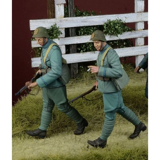 D-Day Miniature 35259 1/35 Dutch Infantry Walking, Holland 1940