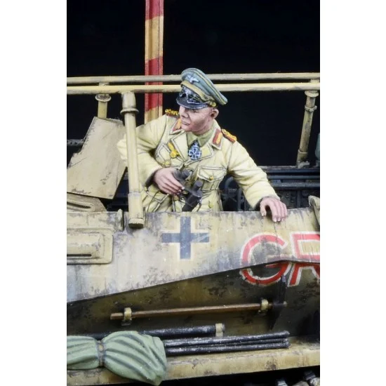 D-Day Miniature 35278 1/35 Erwin Rommel for Sdkfz 250/3 Greif