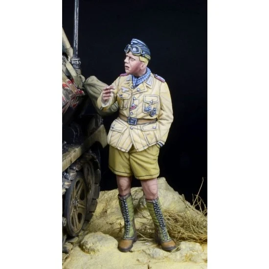 D-Day Miniature 35282 1/35 Afrikakorps Tank Officer