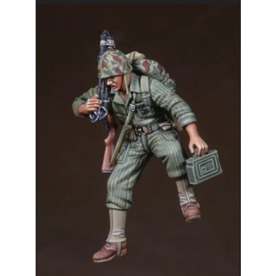 DEF DO35039 1/35 WWII Korean War USMC MG Assistant Gunner - Model Figures