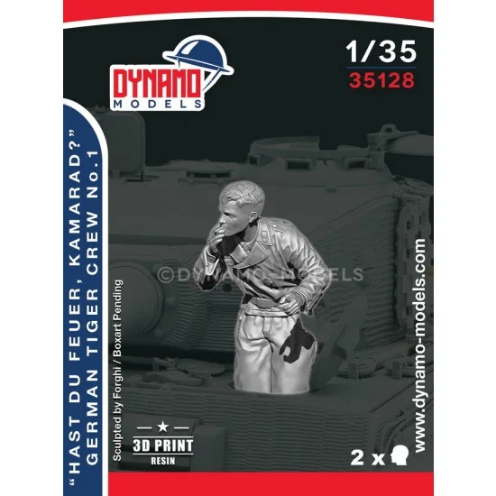 Dynamo 35128 1/35 German Tiger Crew Asking a Light - Model Figures