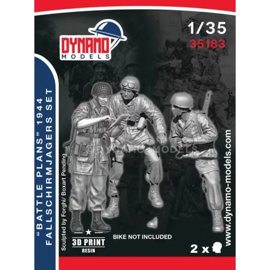 Dynamo 35183 1/35 Fallschirmjagers Checking the Map - Normandy 1944