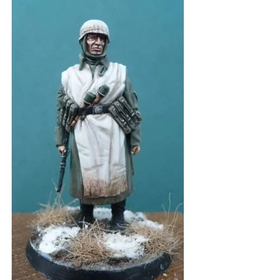Elefant Corporation F35004 1/35 German Corporal, Russia Winter 1942 - Model Figures