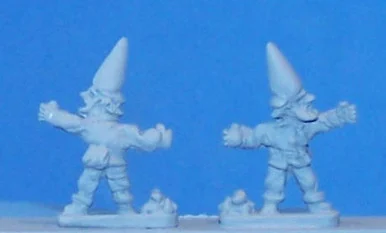PIG190057 - GNOMES THROWING ROCKS