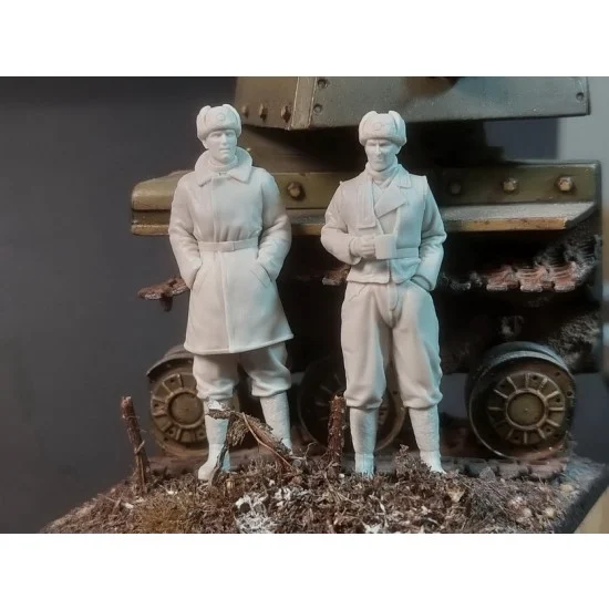 Panzer Art FI35-183 1/35 German Tank Officers in Winter Coat Set