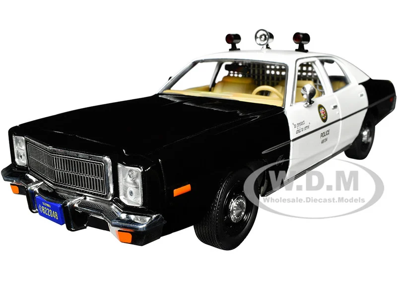 1978 Plymouth Fury Black and White "LAPD (Los Angeles Police Department)" "Hot Pursuit" Series 9 1/24 Diecast Model Car by Greenlight - Plymouth Models