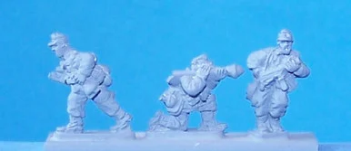 PIG080216 - GERMAN TANK HUNTERS IN CAP