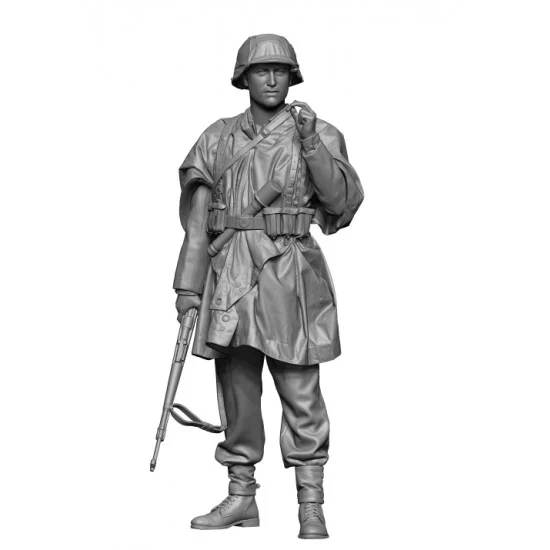 H3 Models HS16132 1/16 WWII Waffen Soldier Wearing Phancho - Model Figures