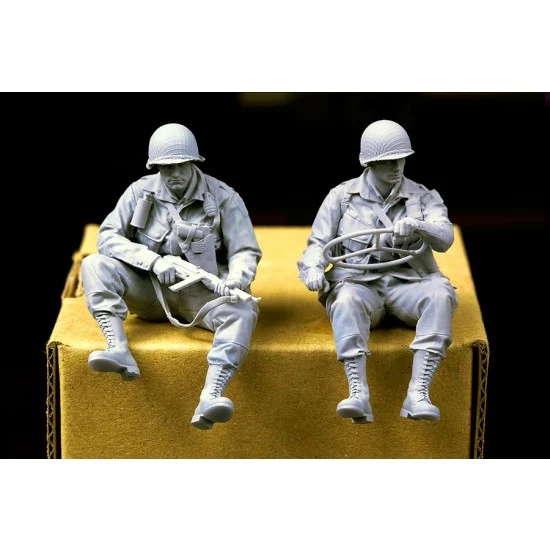 H3 Models HS48025 1/48 WWII US Paratrooper Willys Driver and Crew (2 figures) - Model Figures