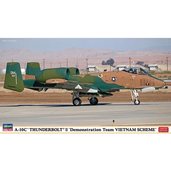 Hasegawa 02478 1/72 A-10C Thunderbolt II Demonstration Team Vietnam Scheme