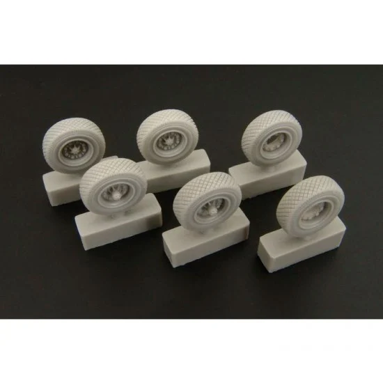 Hauler HLH72016 1/72 Chevrolet Wheels For Dragon Kit - Military Vehicles & Tanks