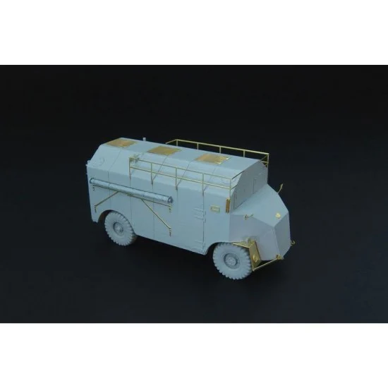 Hauler HLP72027 1/72 British AEC Dorchester Armored Command Vehicle - Military Vehicles & Tanks
