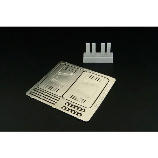Hauler HLU35088 1/35 Ukraine Police Shield (2pcs) - Military Vehicles & Tanks
