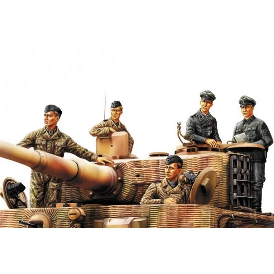 Hobby Boss 84401 1/35 German Panzer Tank Crew, Normandy 1944 (5 figures) - Model Figures
