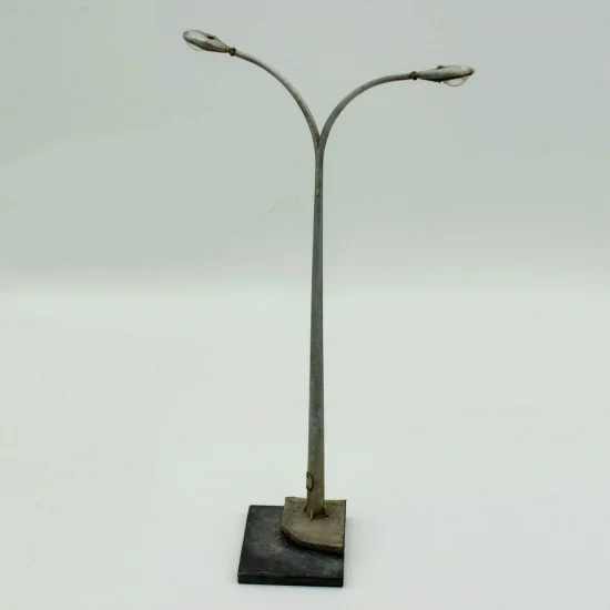HD Models 35037 1/35 Modern Twin Street Light Pole - Scenics & Diorama