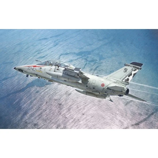 Italeri 1471 1/72 AMX-T Twin Seater Ground-attack Aircraft