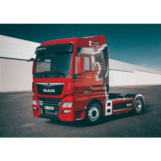 Italeri 3959 1/24 MAN TGX 18.500 XXL Lion Pro Edition - Model Planes