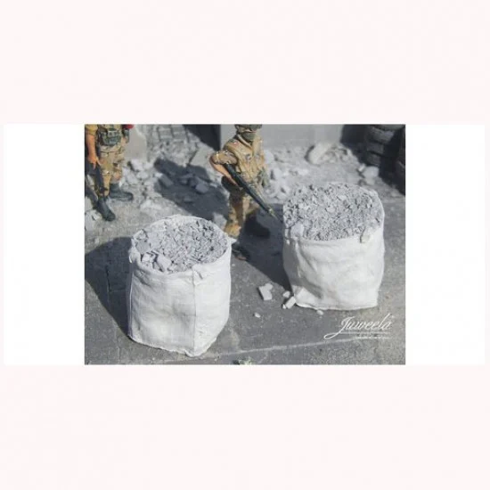 Juweela 23438 1/32, 1/35 Big Bags w/Debris (2pcs) - Scenics & Diorama