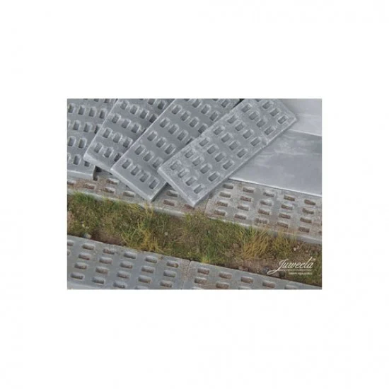 Juweela 23446 1/32, 1/35 Concrete Roadway Panels (0.60 x 3.20 x 9.50 cm, 11x) - Scenics & Diorama