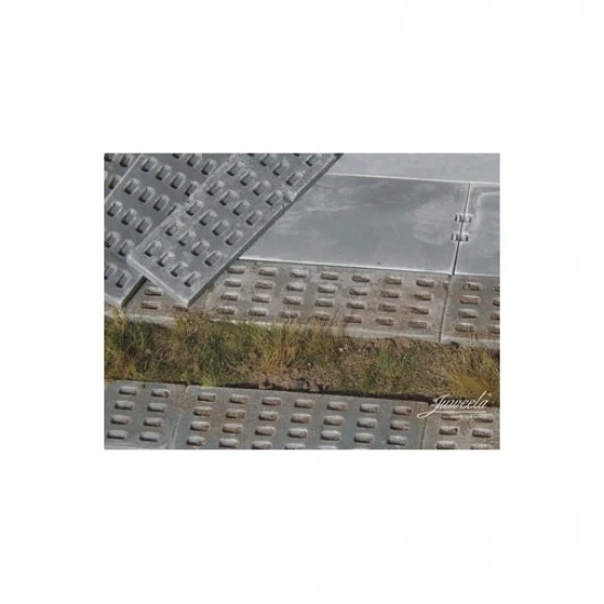 Juweela 23447 1/32, 1/35 Concrete Roadway Panels (0.60 x 3.20 x 9.50 cm, 26x) - Scenics & Diorama