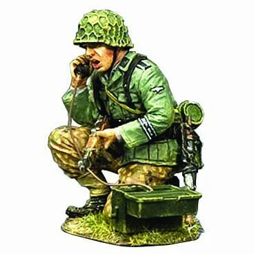 HJSS Kneeling Signaller 1/30 Figure King and Country (WS371)