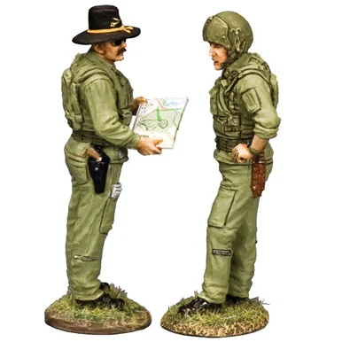 Helicopter Pilot & Copilot 1/30 Figure King & Country VN162 - King and Country