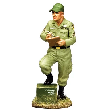 Maintenance Crew Chief 1/30 Figure King & Country VN164 - King and Country