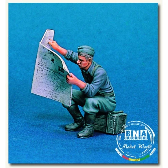 Legend Productions LF0091 1/35 WWII German Soldier "Reading Newspaper" (1 Figure) - Model Figures