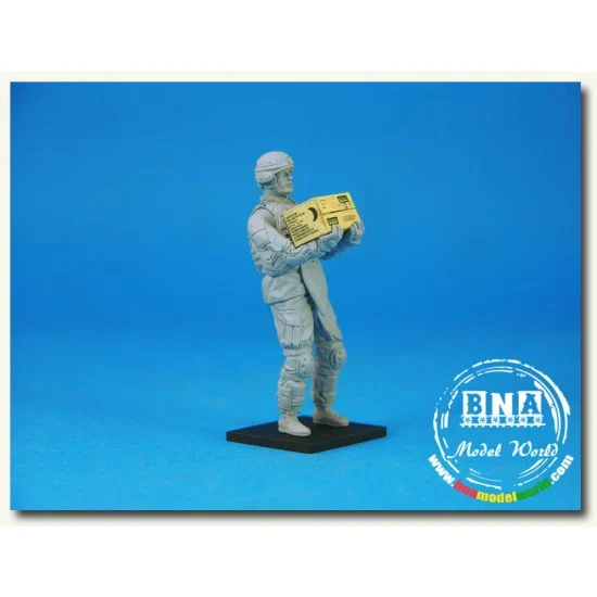 Legend Productions LF0117 1/35 US Soldier at Rest in Operation Iraqi Freedom (OIF) - Model Figures