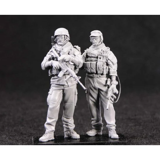 Legend Productions LF0140 1/35 US Army Special Forces Team Leader & Team Sergeant from SO C2 Element (2 Figs) - Model Figures