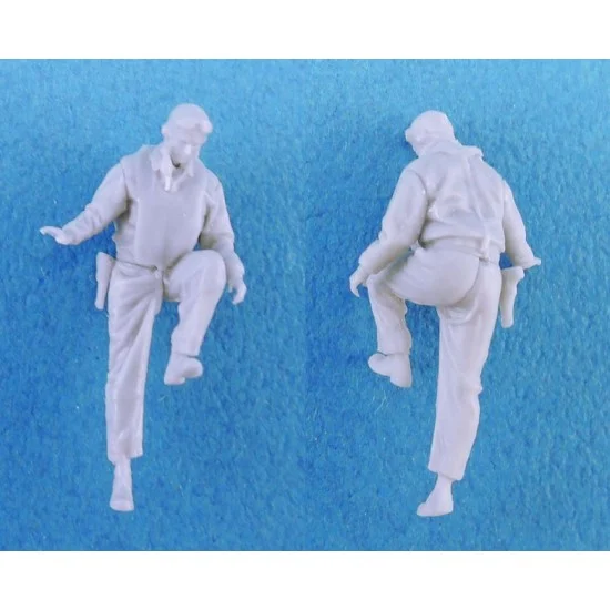 Legend Productions LA7218 1/72 WWII US Navy Pilot (Boarding) - Model Planes