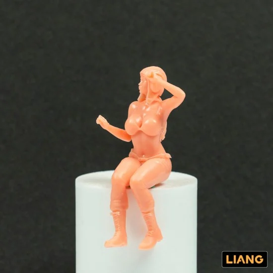 Liang Model LIANG-F005 1/35 Tank Girl Miniatures