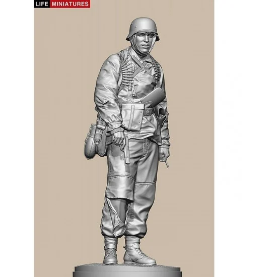 Life Miniatures 16009 1/16 Ambush at Poteau - MG 42 Gunner of KG Hansen, Battle of the Bulge 1944