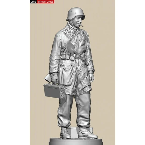 Life Miniatures 16013 1/16 Ambush at Poteau 'German Fallschirmjager Ammo Carrier' - Model Figures