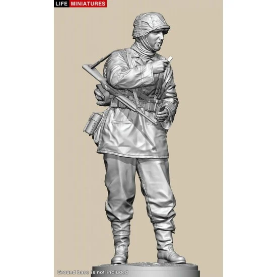 Life Miniatures 35008 1/35 Ambush at Poteau 'Rifleman with Captured M1 Carbine' - Model Figures