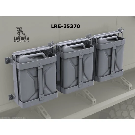 Live Resin LRE35370 1/35 Modern Russian Canisters In Cradle - Scenics & Diorama