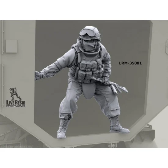 Live Resin LRM35081 1/35 Russian Army Soldier In Modern Infantry Combat Gear System, In Action, Set 22 - Model Figures