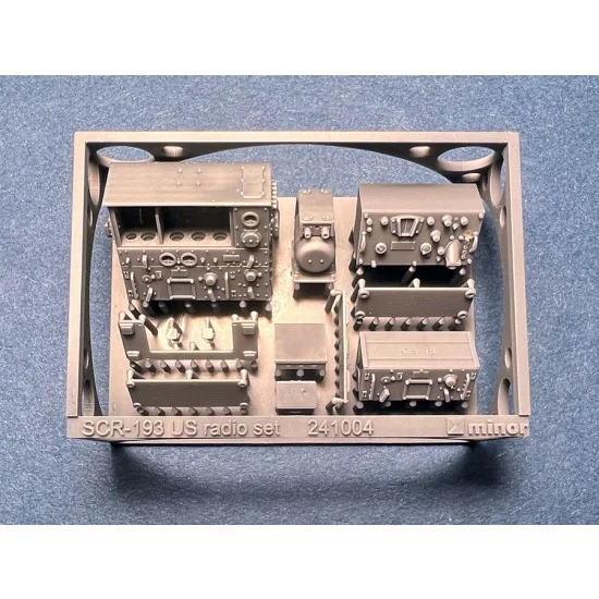 Minor 241004 1/24 WWII US SCR-193 Radio Set