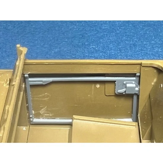 Minor 242005 1/24 Land Rover Doors Update Set for Italeri kits - Military Vehicles & Tanks