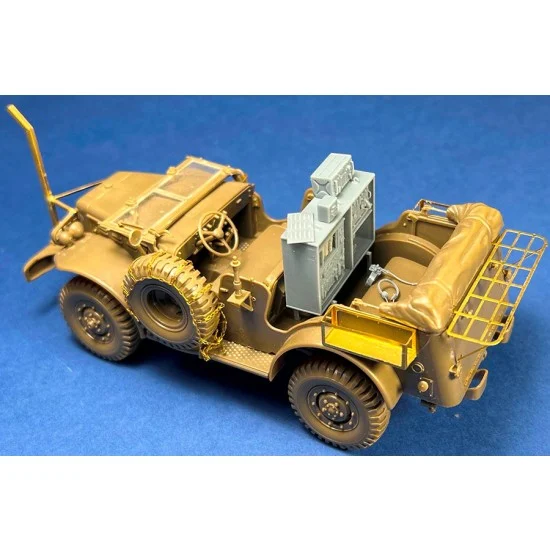 Minor 372026 1/35 WC-58 Command Car SCR-193 Radio and Cabinet