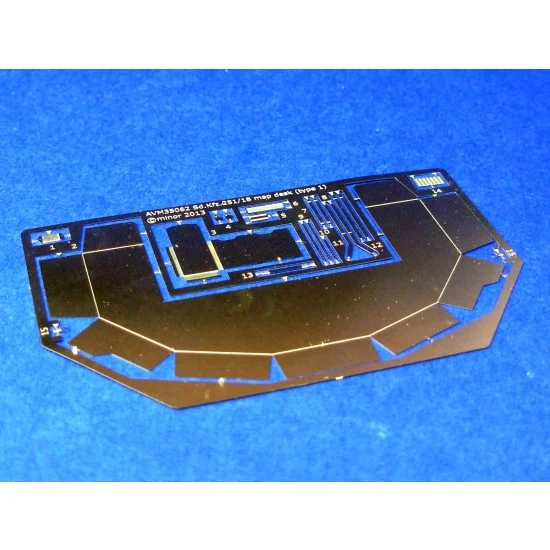 Minor AVM35062 1/35 SdKfz.251/18 Map Desk set Type 1 (incl. Map Case) - Military Vehicles & Tanks