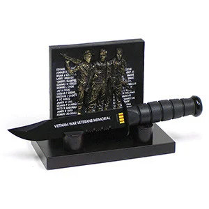 Vietnam War Veterans Memorial Knife & Plaque Display KN - 1115