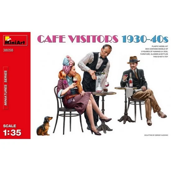 MiniArt 38058 1/35 Cafe Visitors 1930-40s (3 figures & 1 dog)