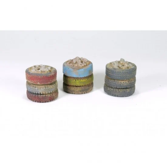 MacOne 35176 1/35 Barriers of Tyres (3pcs) - Scenics & Diorama