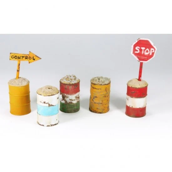 MacOne 35177 1/35 Metallic Barrels (3pcs) - Scenics & Diorama
