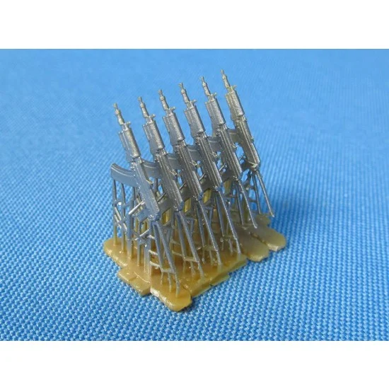 Metallic Details MDR3524 1/35 AKSU Assault Rifles (6pcs) - Model Figures
