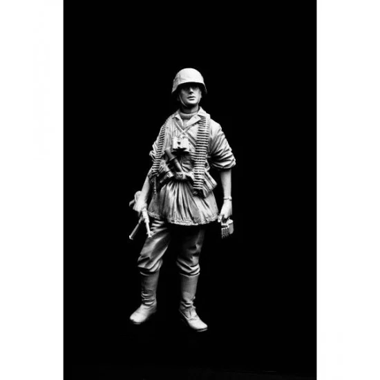 Mitches Military Models 065 120mm SS MG34 Loader (1 figure) - Model Figures